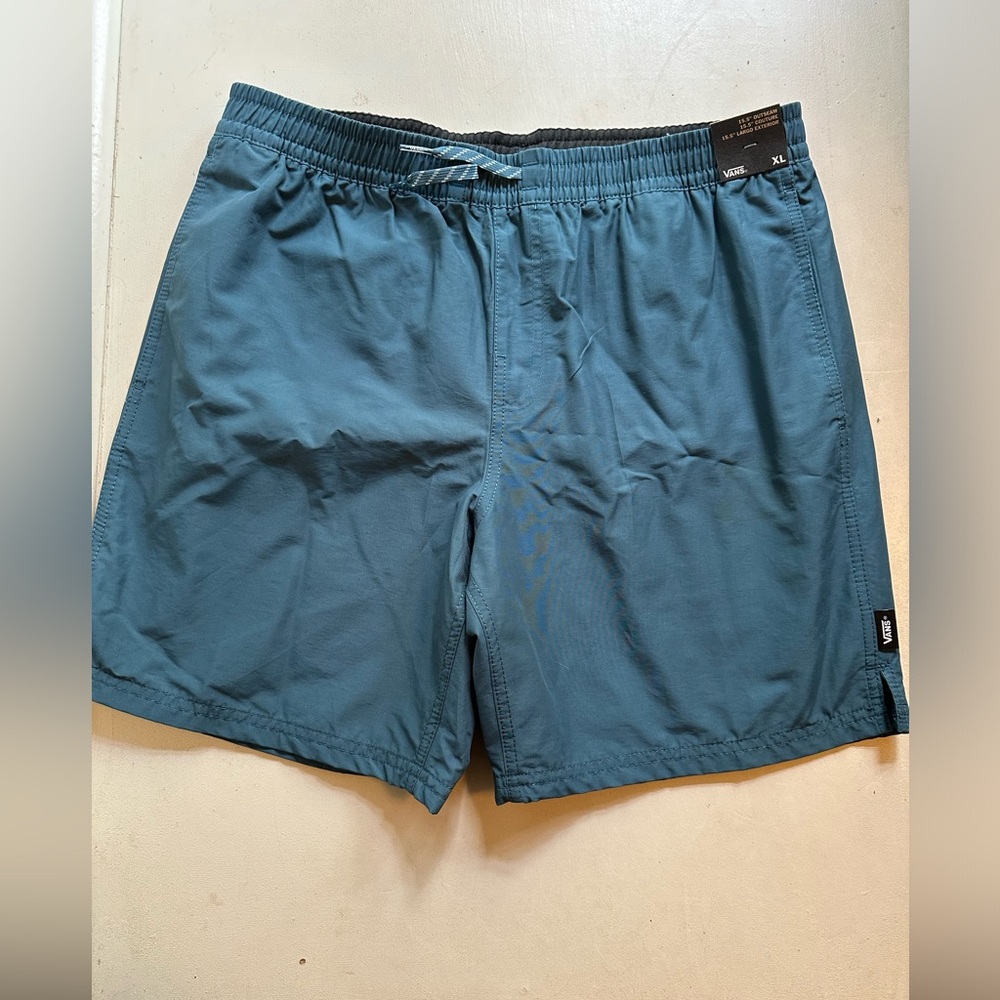 Vans short NWT Boys XL